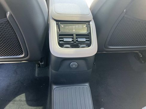 New 2026 Volvo XC90 T8 Ultra w/ Protection Package Premier AWD/4WD image 17