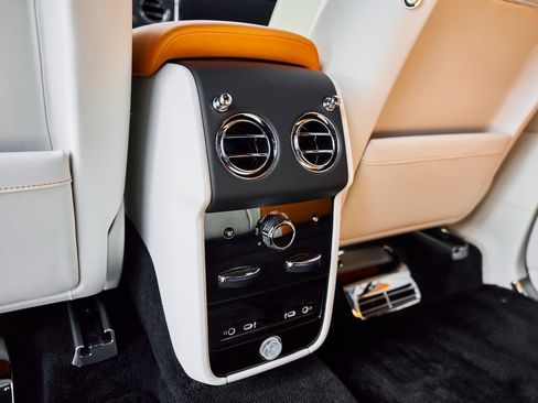 Used 2026 Rolls-Royce Cullinan image 56