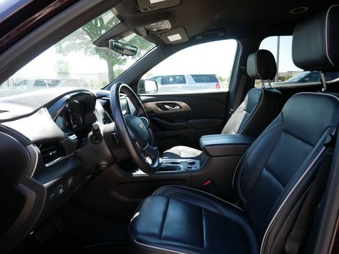 Used 2022 Chevrolet Traverse Premier w/ LPO, Blackout Package AWD/4WD image 9