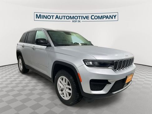 Certified 2023 Jeep Grand Cherokee Laredo w/ Luxury Tech Group I image 1