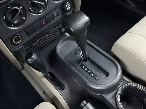 Used 2010 Jeep Wrangler Unlimited Sport image 20