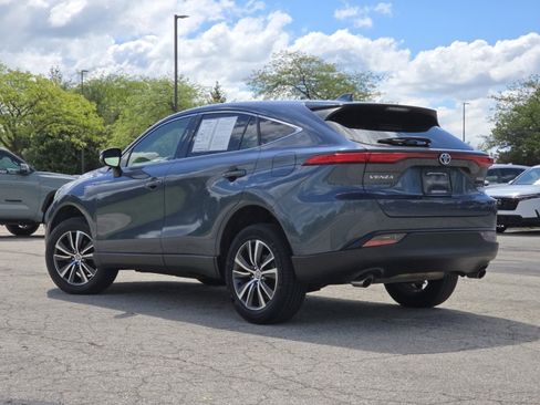 Used 2021 Toyota Venza LE AWD/4WD image 18