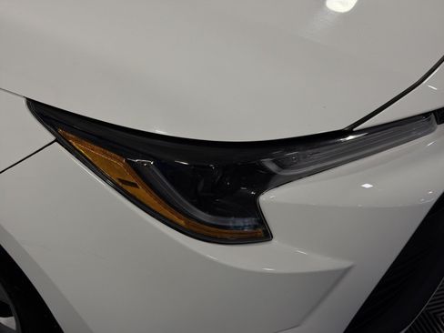 Used 2025 Toyota Corolla LE FWD image 13