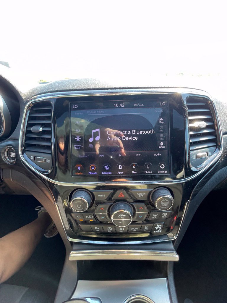 Used 2020 Jeep Grand Cherokee Altitude AWD/4WD image 16