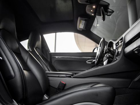 Certified 2015 Porsche 911 Turbo S AWD/4WD image 33