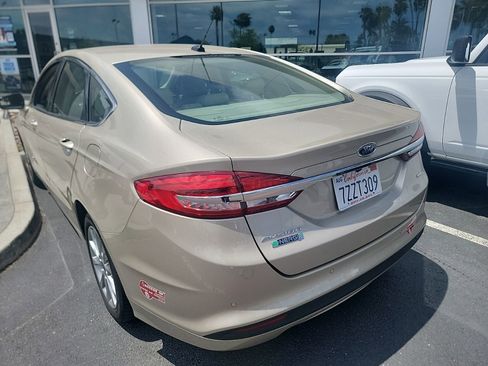 Used 2017 Ford Fusion Energi SE FWD image 5