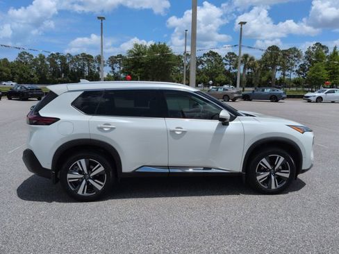 Certified 2022 Nissan Rogue SL w/ SL Premium Package FWD image 3