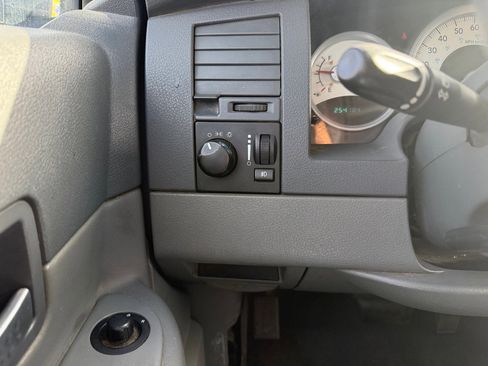 Used 2004 Dodge Durango SLT w/ Trailer Tow Group image 29