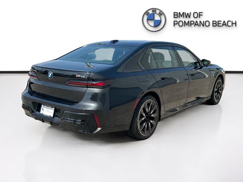 New 2026 BMW i7 M70 AWD/4WD image 7