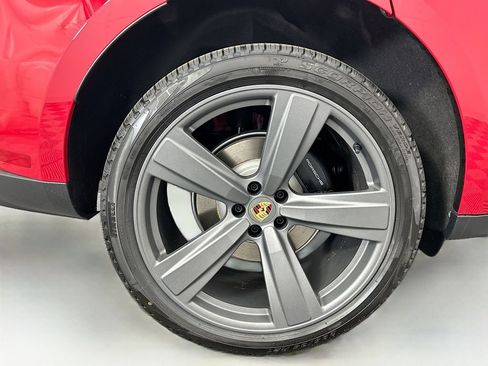 Used 2026 Porsche Macan AWD/4WD image 34