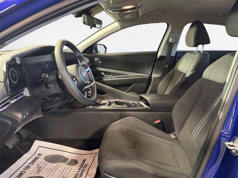 Used 2024 Hyundai Elantra SEL image 12