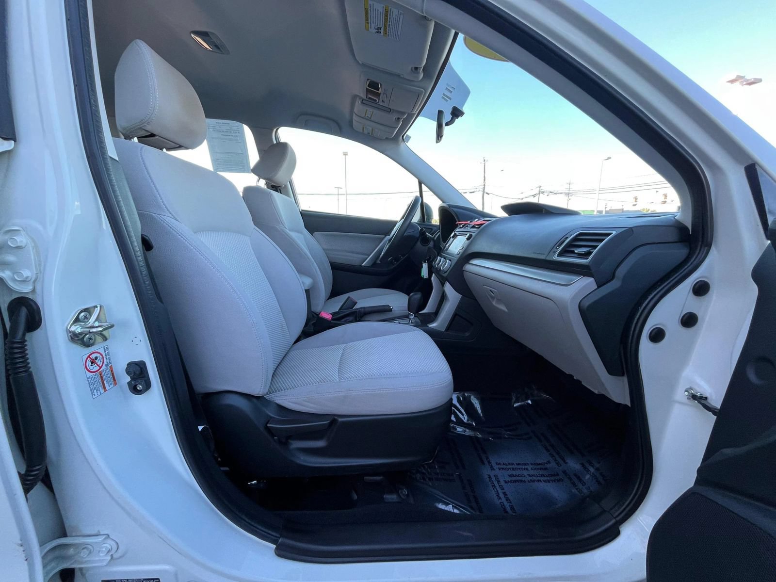 Used 2017 Subaru Forester 2.5i AWD/4WD image 30