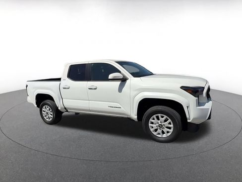 Used 2026 Toyota Tacoma SR5 RWD image 2