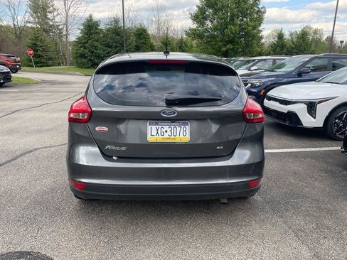 Used 2018 Ford Focus SE FWD image 4