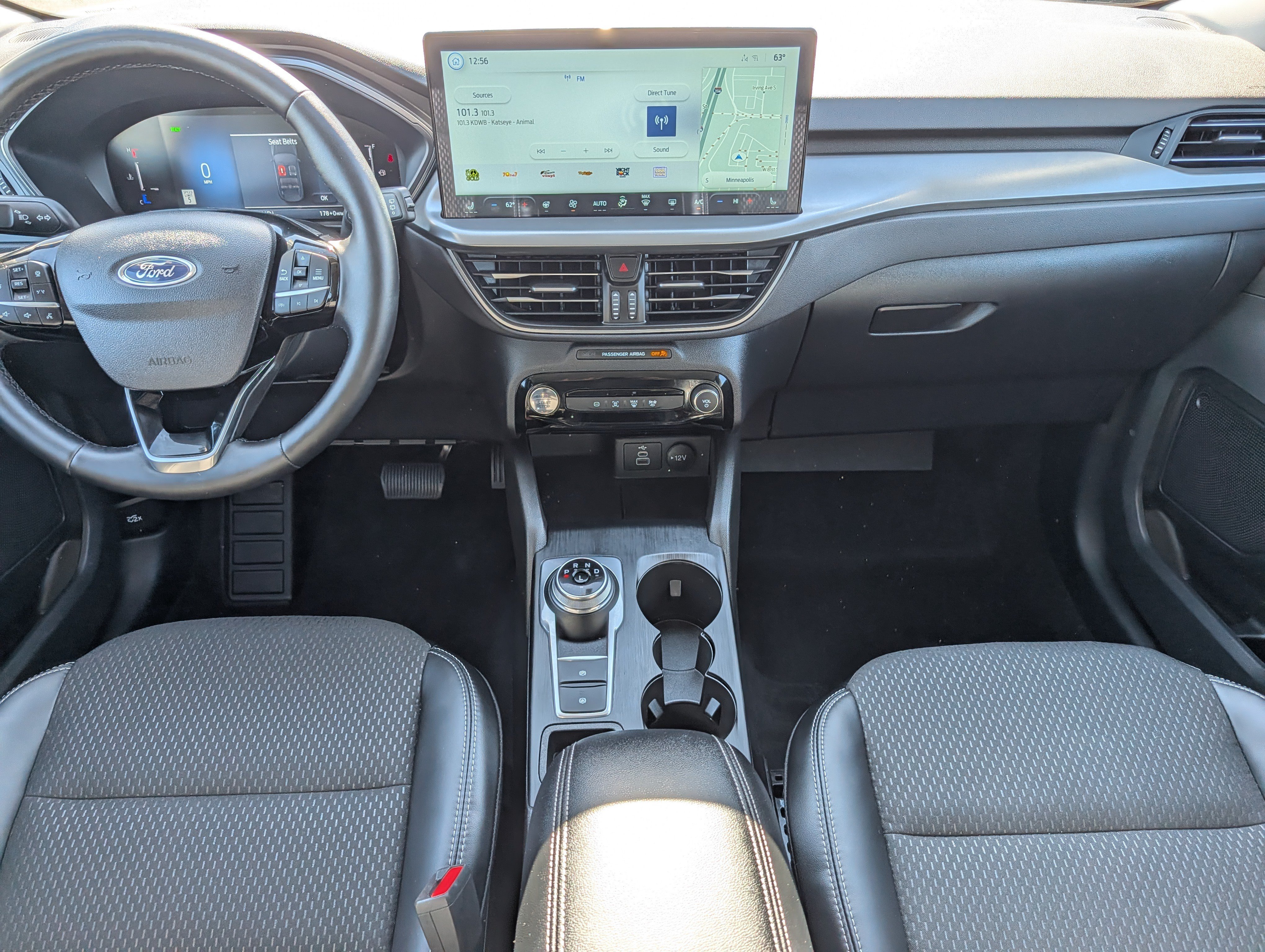 Used 2025 Ford Escape SE w/ Class II Trailer Tow Package FWD image 10
