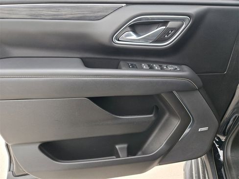 Used 2023 GMC Yukon SLT image 36