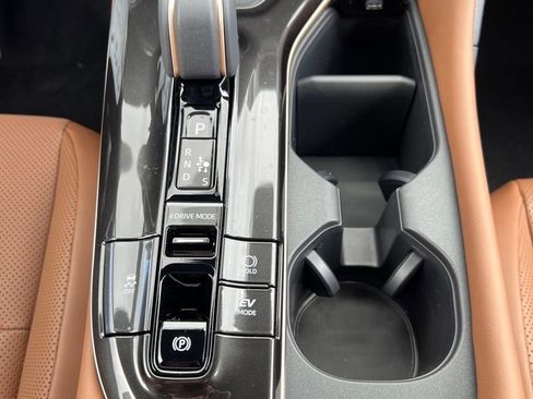 New 2026 Toyota Crown Signia image 23