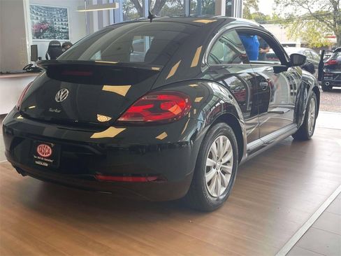 Used 2018 Volkswagen Beetle 2.0T S image 6