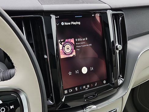 Certified 2024 Volvo XC60 B5 Core w/ Climate Package image 18