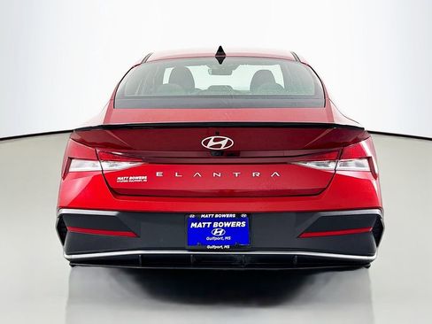 Certified 2025 Hyundai Elantra Sport FWD image 6