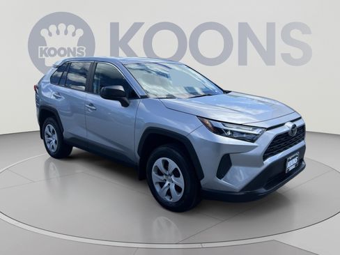 Used 2023 Toyota RAV4 LE AWD/4WD image 10