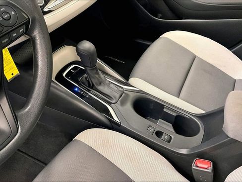 Used 2025 Toyota Corolla LE FWD image 16