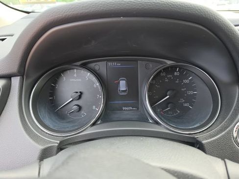 Used 2019 Nissan Rogue SV w/ Premium Package AWD/4WD image 15