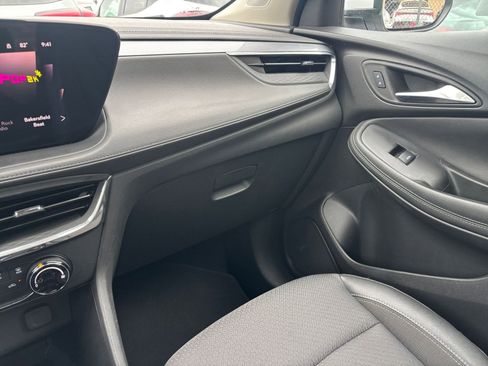 Used 2025 Buick Encore GX Preferred FWD image 34