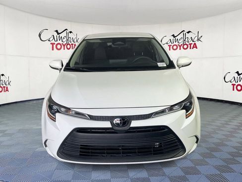 Used 2024 Toyota Corolla LE FWD image 2