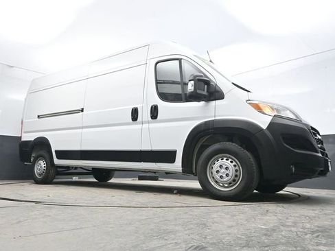 Used 2025 RAM ProMaster 2500 w/ Convenience Group image 29