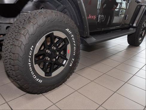 Used 2021 Jeep Wrangler Unlimited Rubicon AWD/4WD image 6