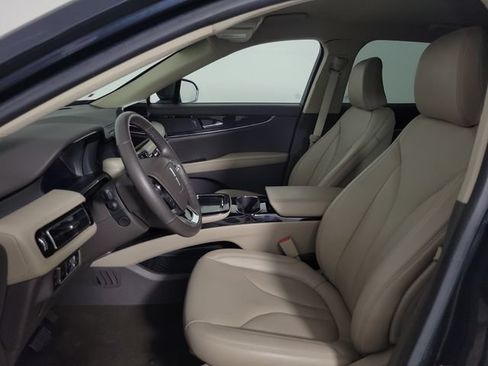 Used 2023 Lincoln Nautilus FWD w/ Premium Package image 18
