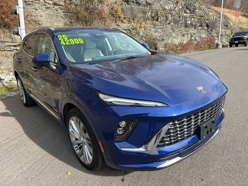 Used 2025 Buick Envision Avenir image 3