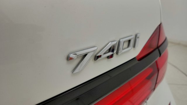 Used 2019 BMW 740i w/ M Sport Package RWD image 32
