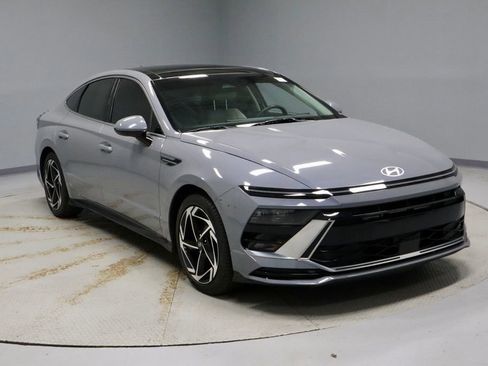 Certified 2024 Hyundai Sonata SEL w/ Convenience Package image 1