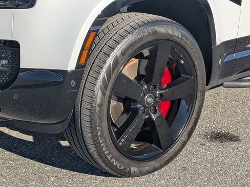 Used 2023 Land Rover Defender 110 V8 image 10