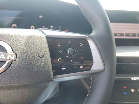 New 2025 Nissan Murano SV image 17