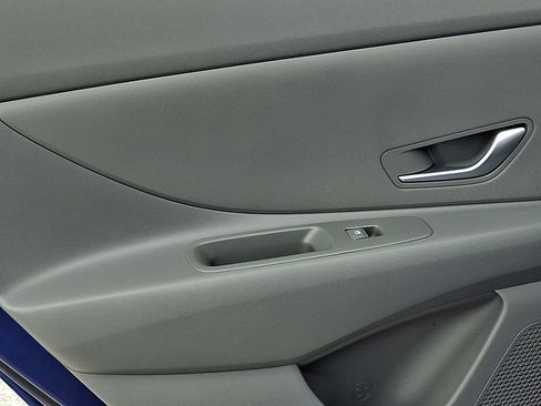 Certified 2024 Hyundai Elantra SE image 13