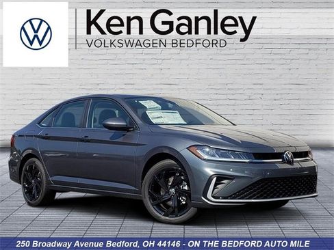 New 2025 Volkswagen Jetta SE image 1