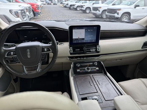 Used 2020 Lincoln Navigator L Reserve w/ Luxury Package image 29
