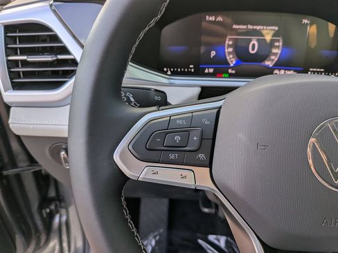 New 2026 Volkswagen Taos SE AWD/4WD image 25