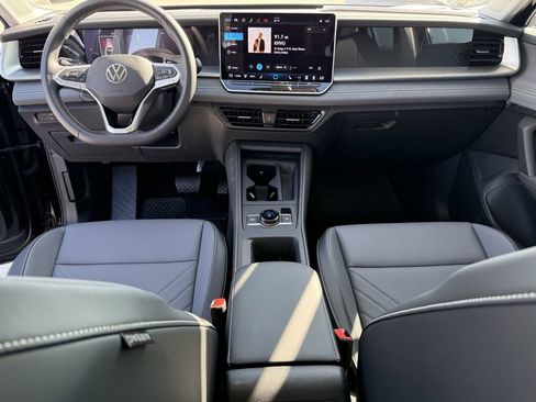 New 2026 Volkswagen Tiguan SE FWD image 26