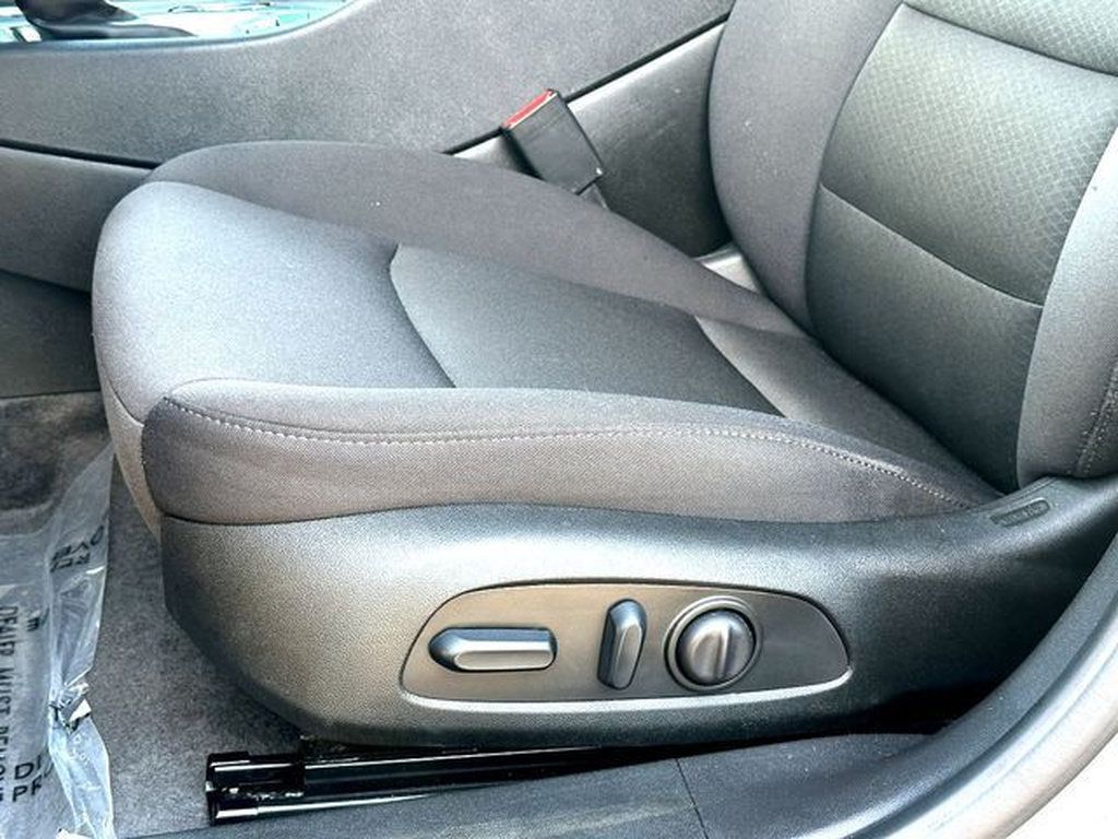 Used 2024 Chevrolet Malibu LT FWD image 12