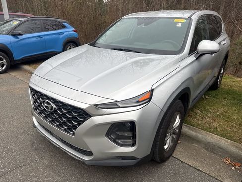 Used 2019 Hyundai Santa Fe SEL image 3