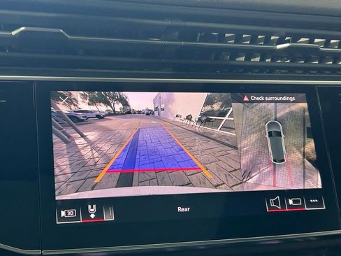 Used 2022 Audi Q8 Premium Plus w/ Premium Plus Package image 18