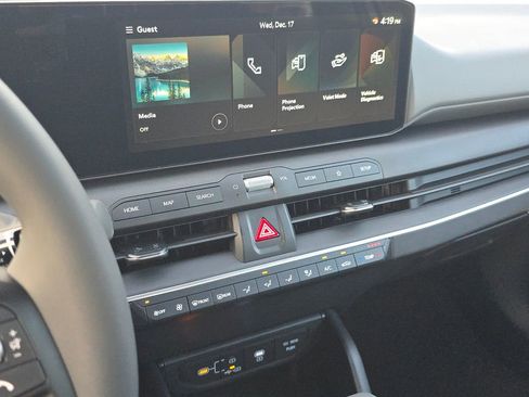 New 2025 Kia K4 LXS image 26