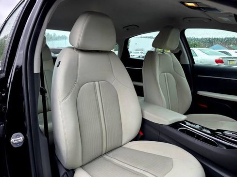 Used 2023 Hyundai Sonata SE w/ Preferred Accessory Package image 28