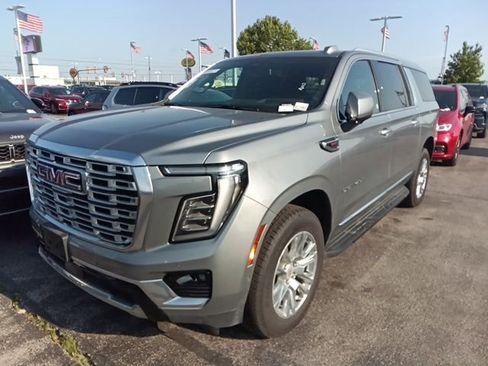 Used 2025 GMC Yukon XL Denali AWD/4WD image 1
