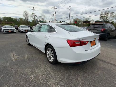 Used 2017 Chevrolet Malibu LT FWD image 6