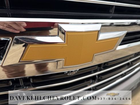 Used 2021 Chevrolet Suburban LT w/ Luxury Package image 39